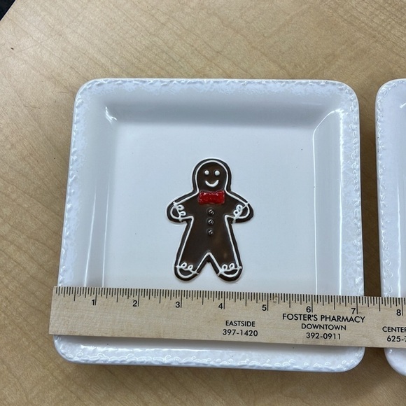 VINTAGE HALLMARK GINGERBREAD MAN AND CANDY CANE COOKIE PLATES - Picture 4 of 16